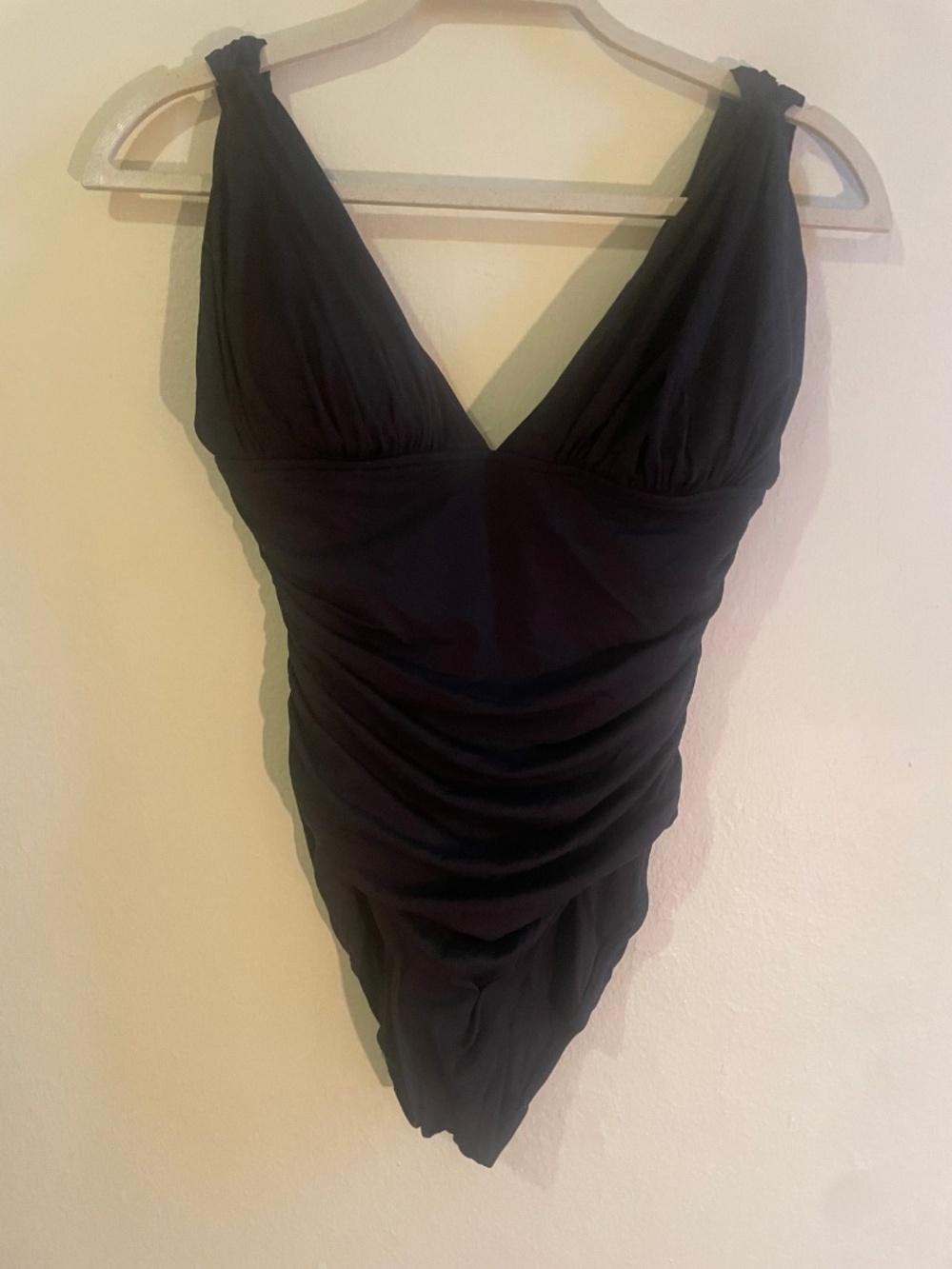 Carmen Marc Valvo Ruched Plunge Elegant Black one piece swimsuit 8 EUC $188